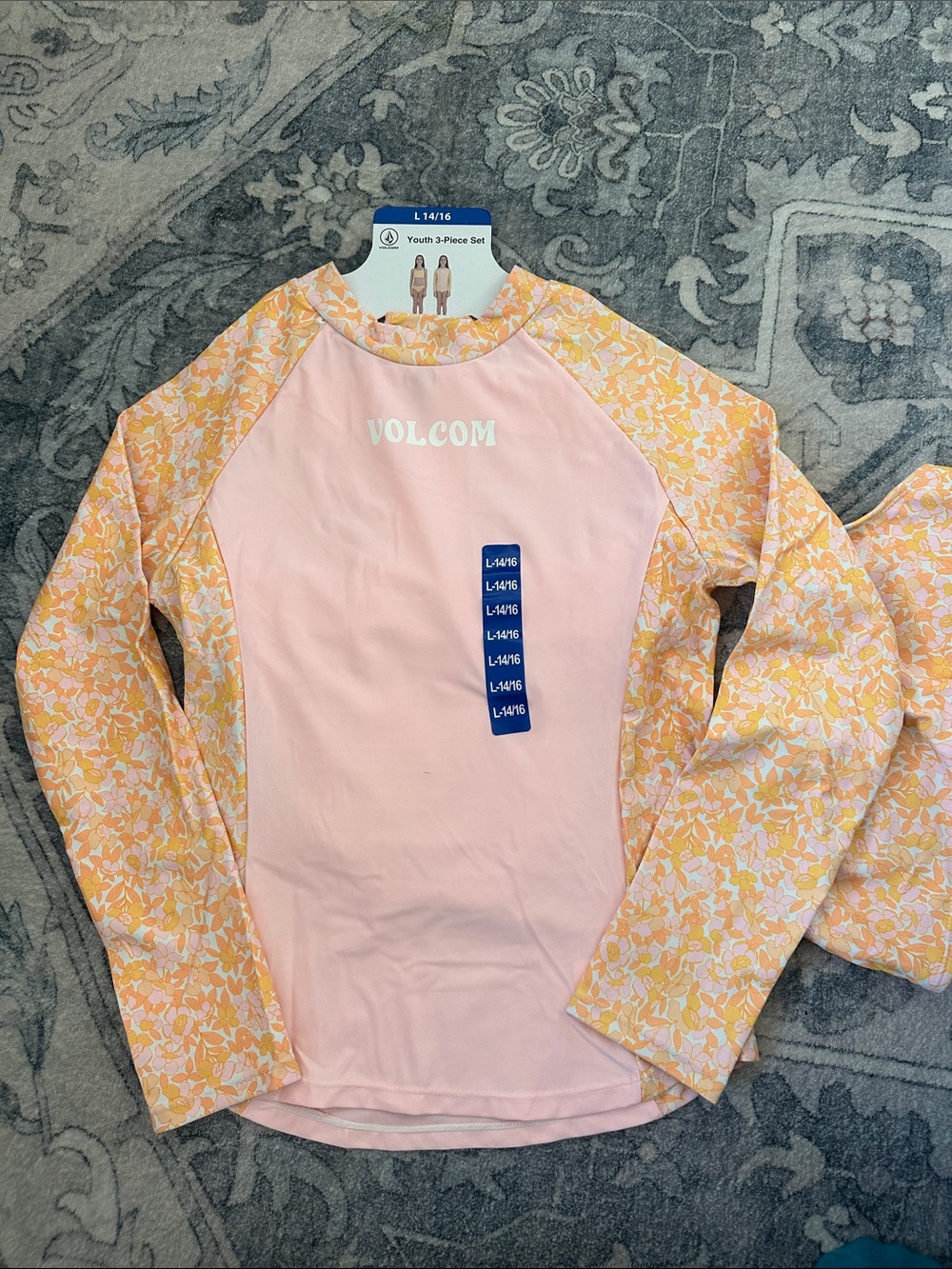 NWT Volcom Youth 3-pc Set Rash Guard with Sleeves & bikini, Size L 14/16